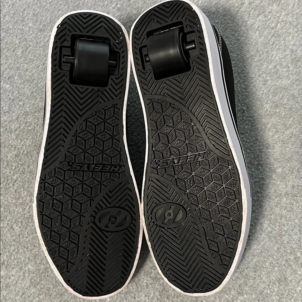 Heelys Pro 20 HES10393 Shoes Youth Boys Size 7 Black White
